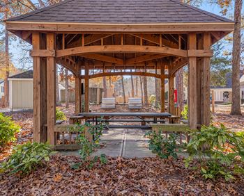 Summer kitchen and picnic area